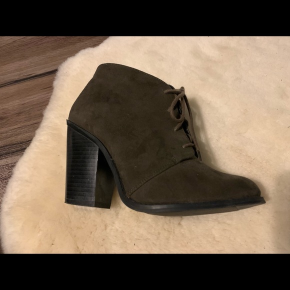 Ankle booties - Picture 2 of 3